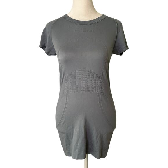 Lululemon blue Swiftly Tech short sleeve tee size 6 - Picture 1 of 12